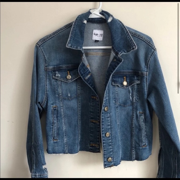 Taylor Hill x Joe’s Jeans Cropped Jean Jacket - Picture 3 of 6